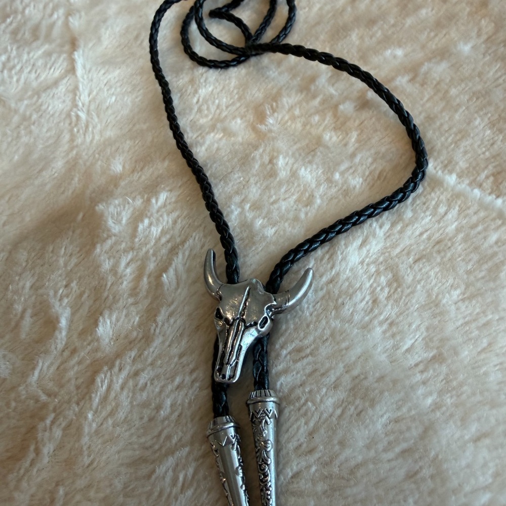 Western Bull Skull Bolo Tie in Black and Silver